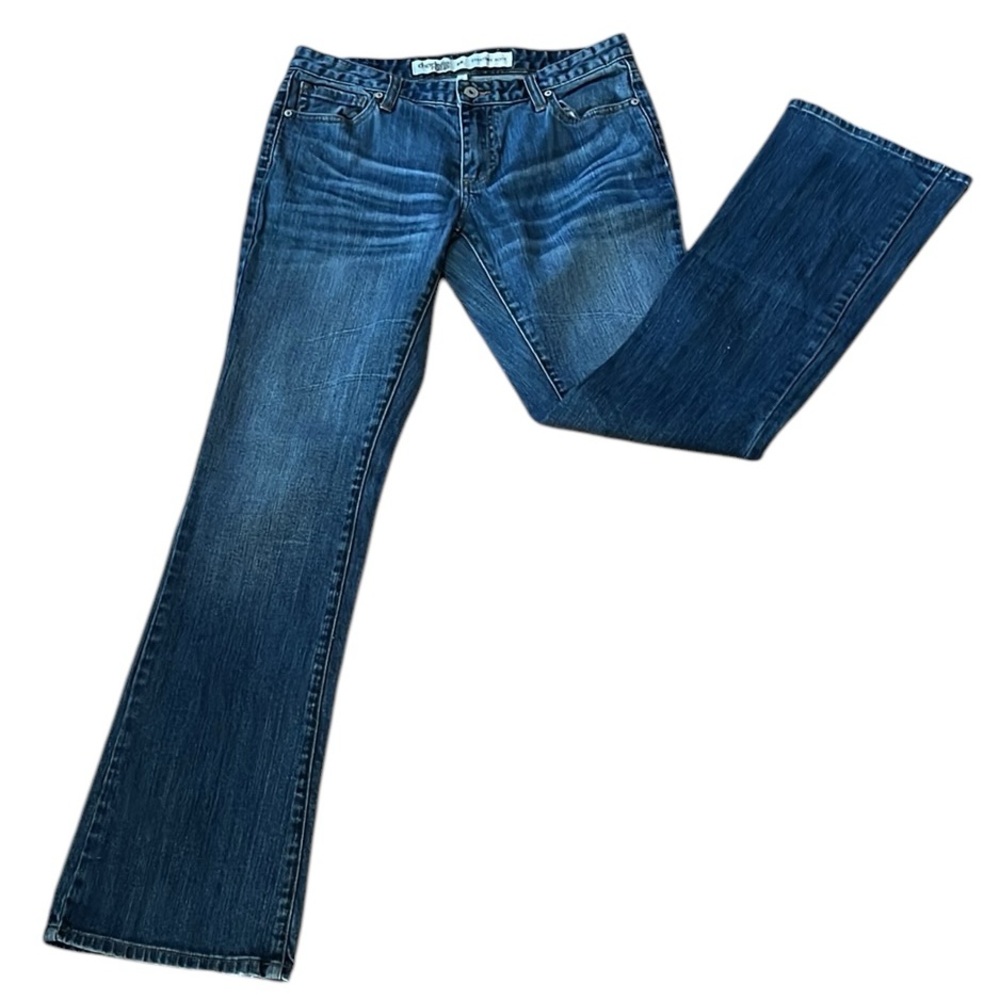 CHARLOTTE RUSSE LOW RISE EVERYDAY BOOT CUT DISTRESSED DENIM JEANS BLUE SIZE 8